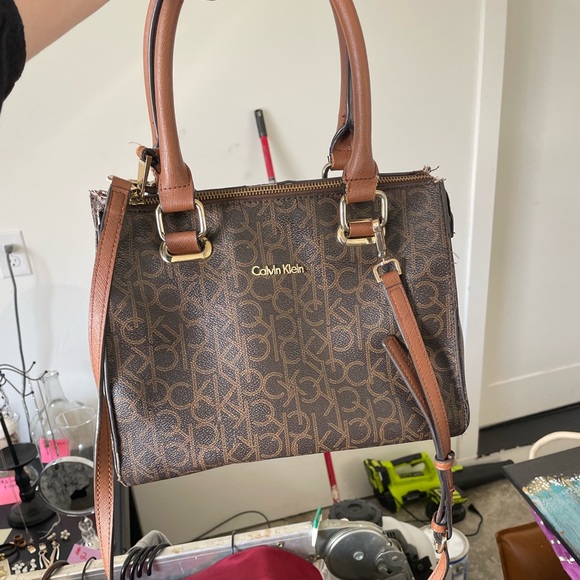 Calvin Klein Tan and Brown Shoulder Bag with Matching Wallet and Makeup Bag - Picture 1 of 12